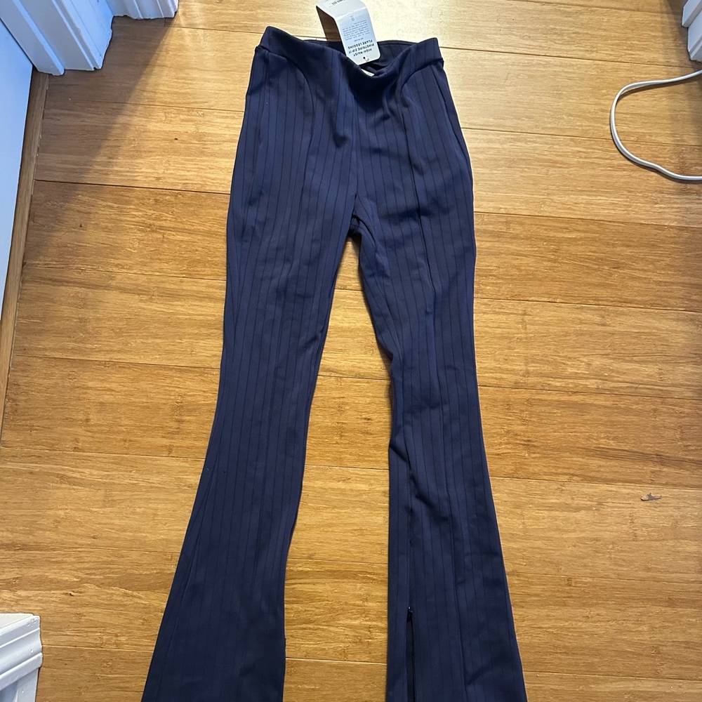 NWT Alo High Waist Pinstripe Zip it flare leggings